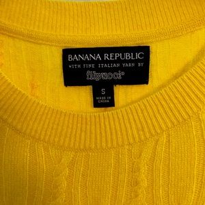 Gorgeous Banana Republic Italian yarn cable knit sweater, S.